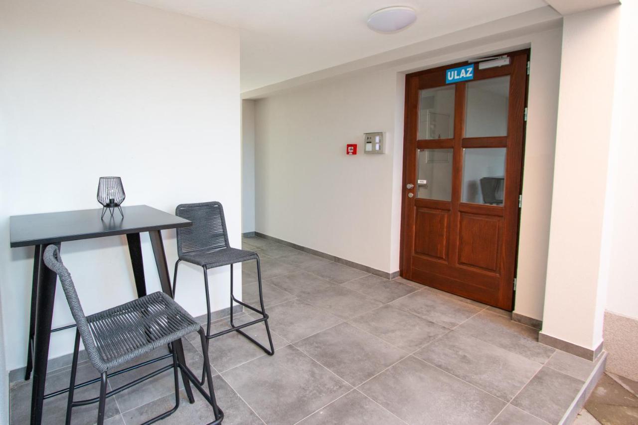 Apartmani Kac Karlovac Exterior photo